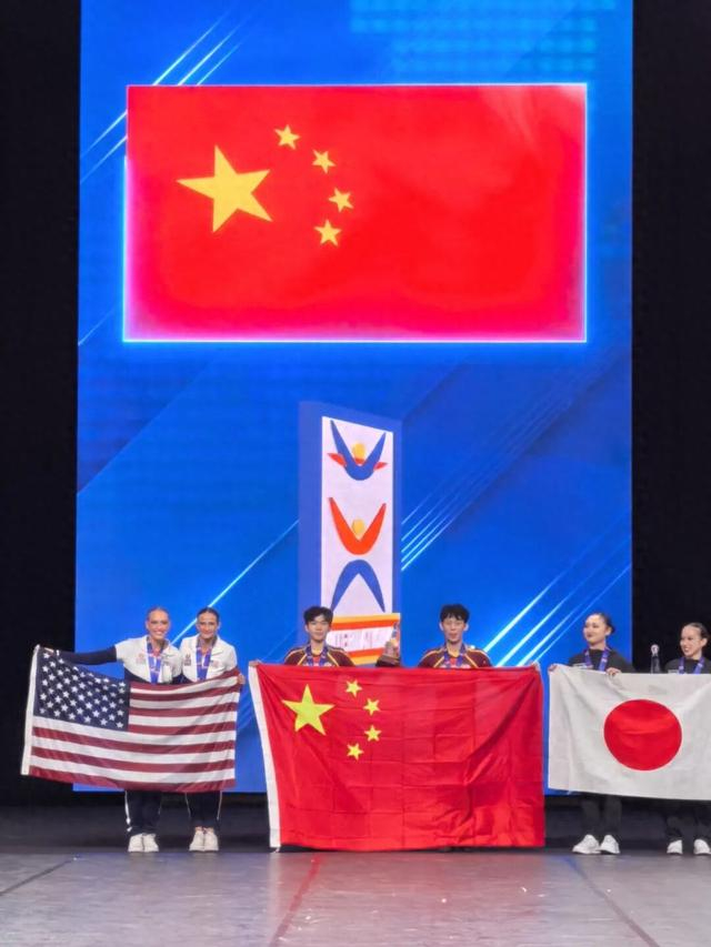2026世界杯投注app下载-中国啦啦操队世锦赛创佳绩，中美青少年开展友好互动|中国队|体育比赛|花球|比赛|运动员_新浪新闻